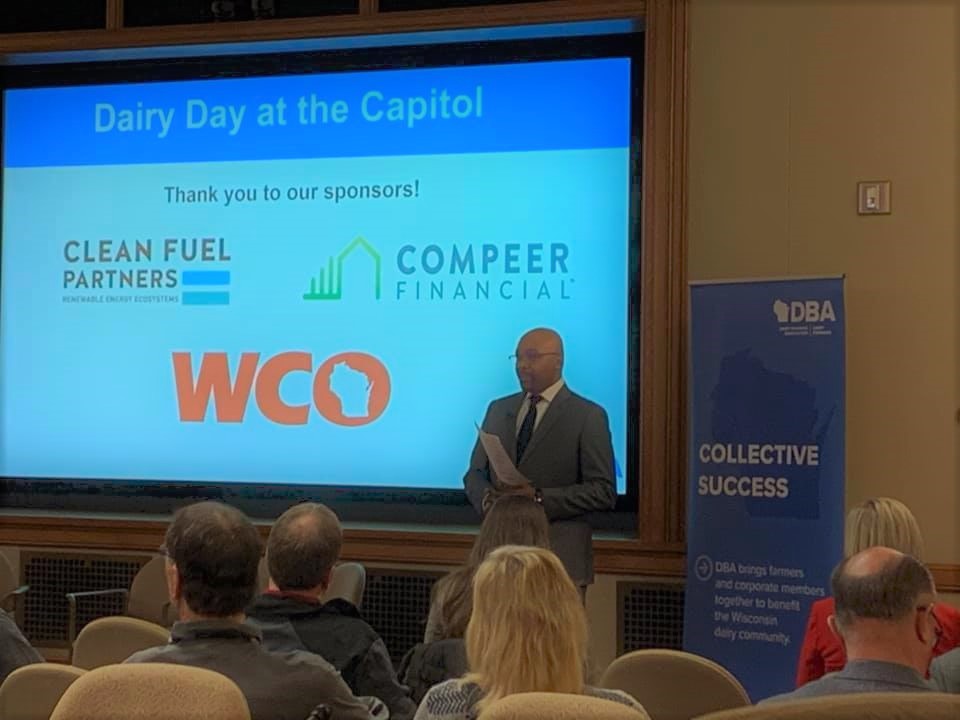 Dairy Day Offers Face To Face Story Telling MidWest Farm Report