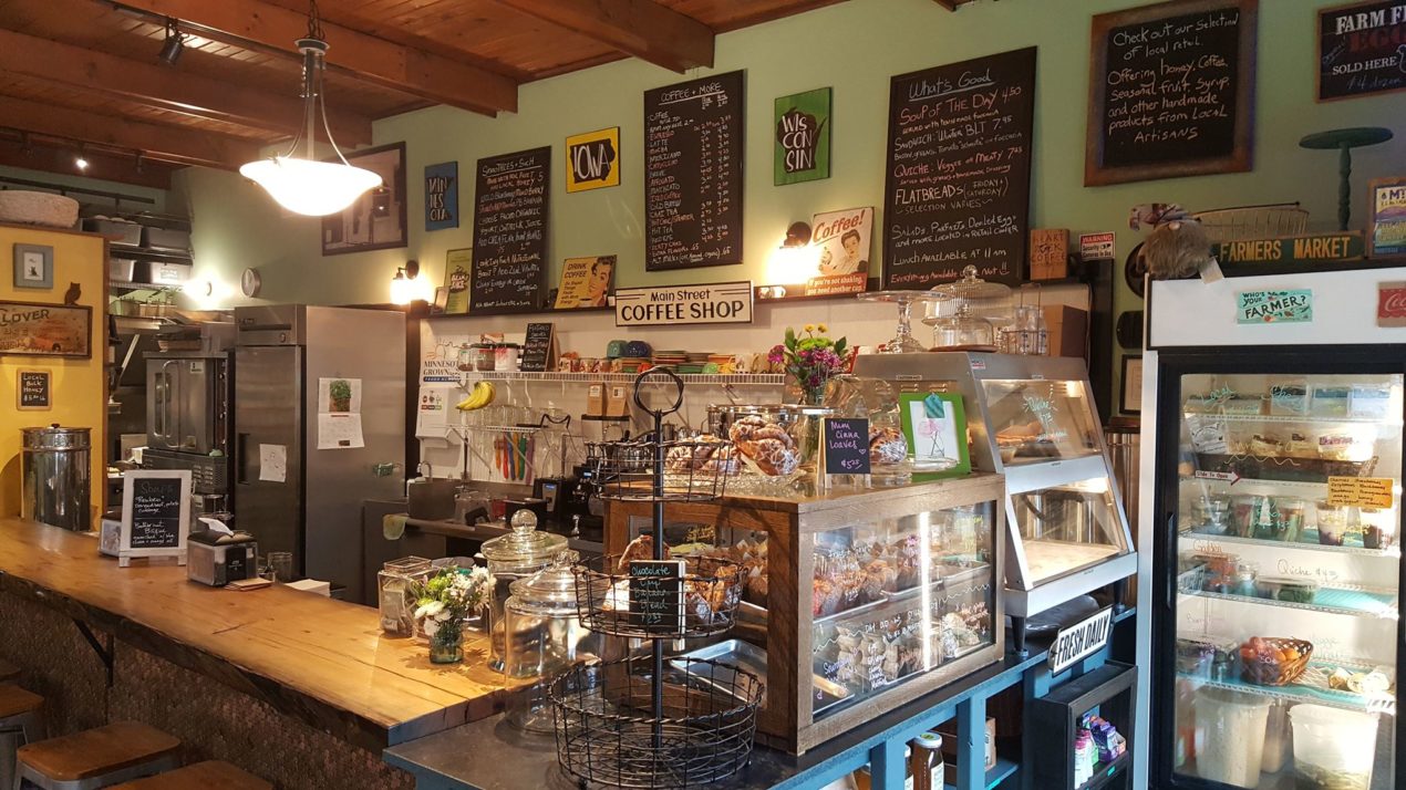 Minnesota cafe adapts to COVID-19 restrictions