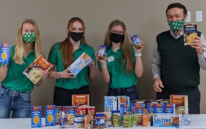 Iowa 4-H Council donates more than 20,000 items from statewide food drive