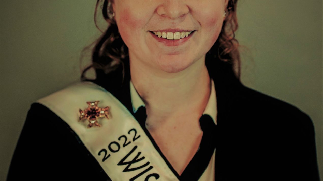2022 Wisconsin Honey Queen Selected