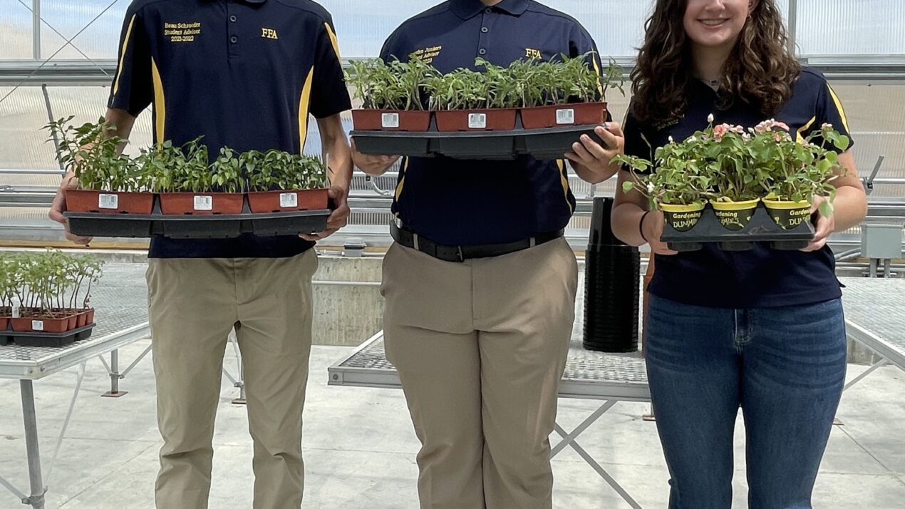 New Greenhouse Benefits School And Community MidWest Farm Report
