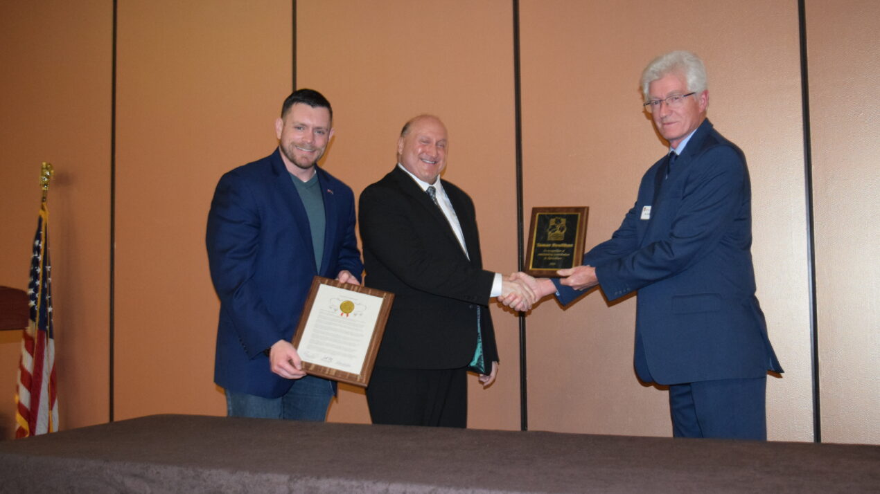Houlihan Receives Outstanding Contribution to Agriculture Award