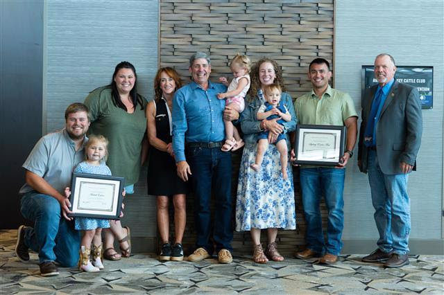 Wisconsin Siblings Win National Jersey Award